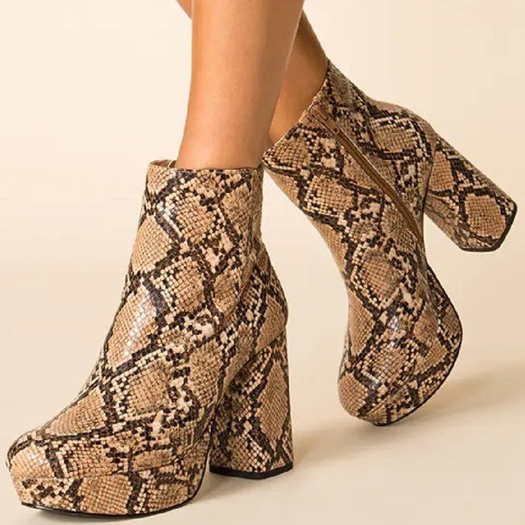 STEVE MADDEN Grate Platform Bootie Size 8 - Picture 1 of 13